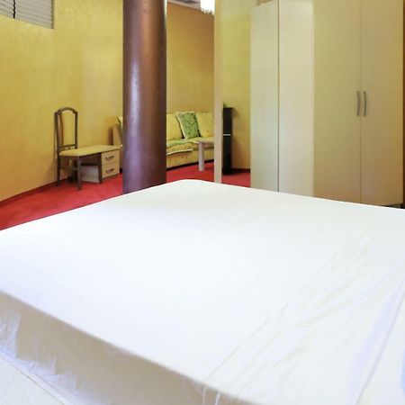 Hotel Gjuta Тирана Экстерьер фото