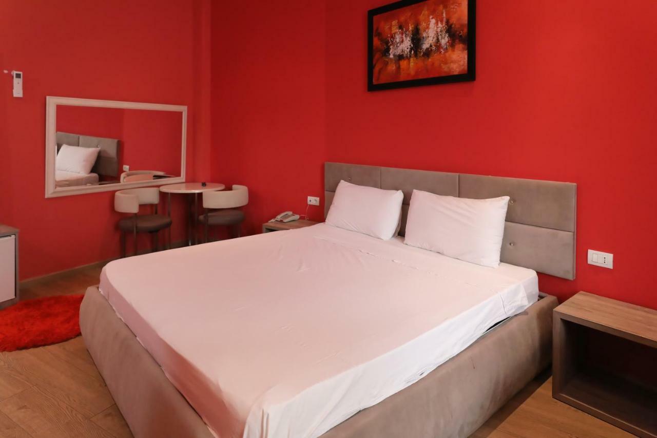 Hotel Gjuta Тирана Экстерьер фото