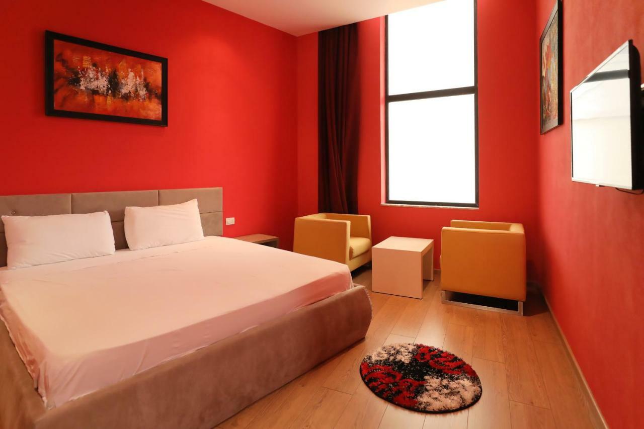 Hotel Gjuta Тирана Экстерьер фото